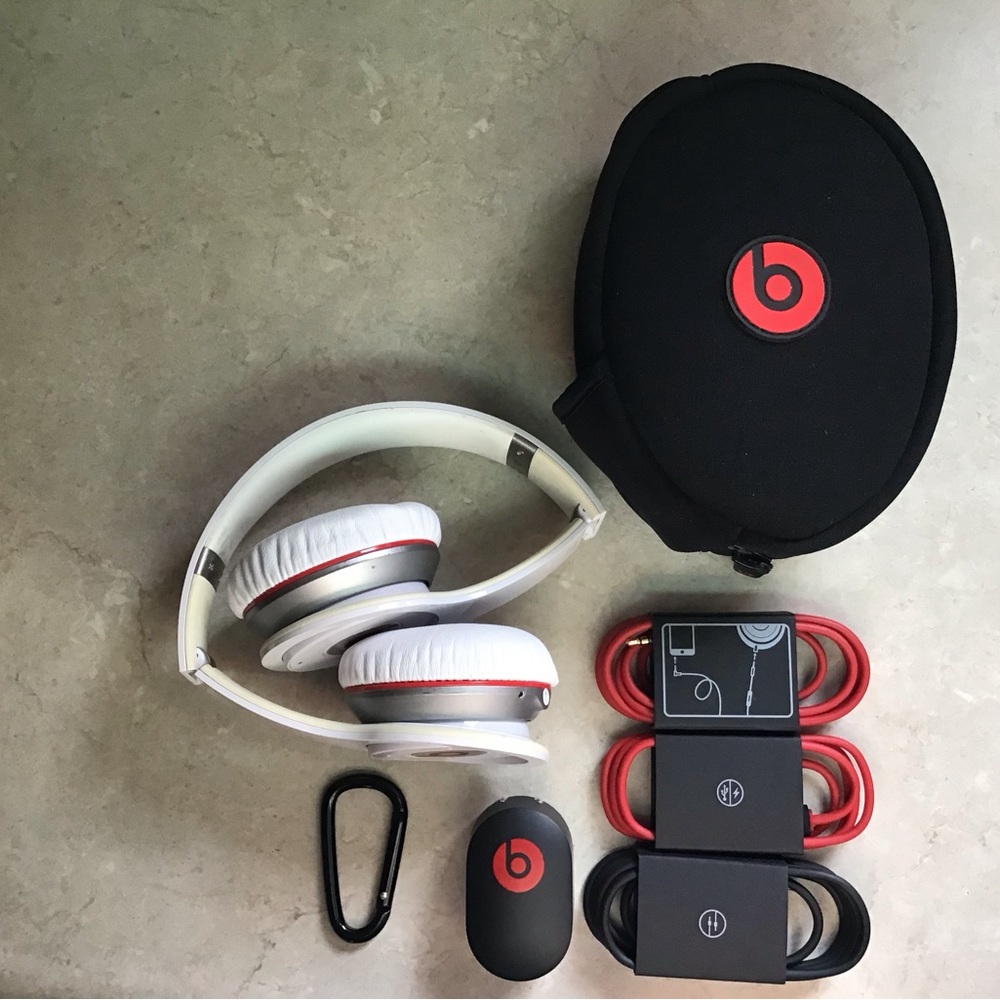 White Beats by Dr. Dre Wireless Headphones (used)